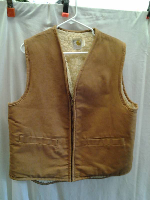lot 45 image: Carhart Fleece Lined Vest Size Large
