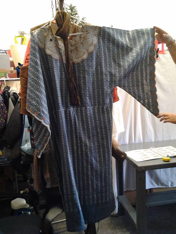 lot 48 image: Long Dress With Scarf Or Head Wrap Large Size