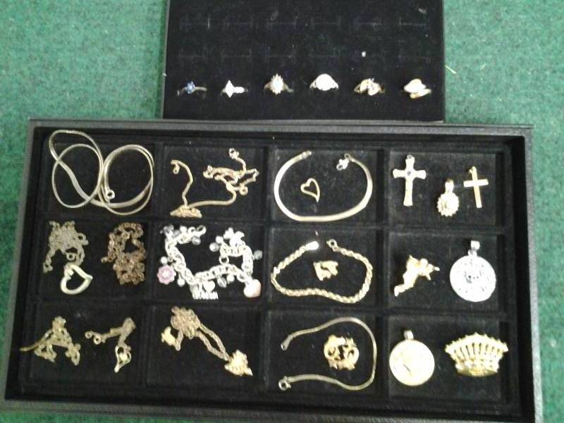 lot 53 image: Lot Of Assorted Jewelry