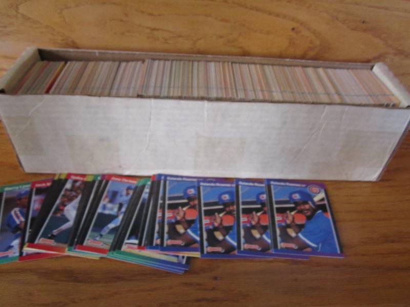 Box of 1989 donrusss baseball cards...