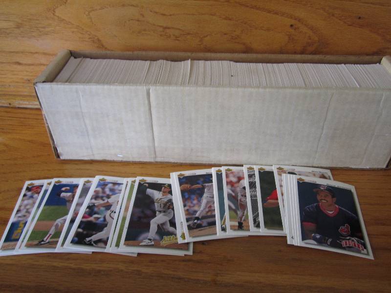 box of 1992 upper deck baseball car...