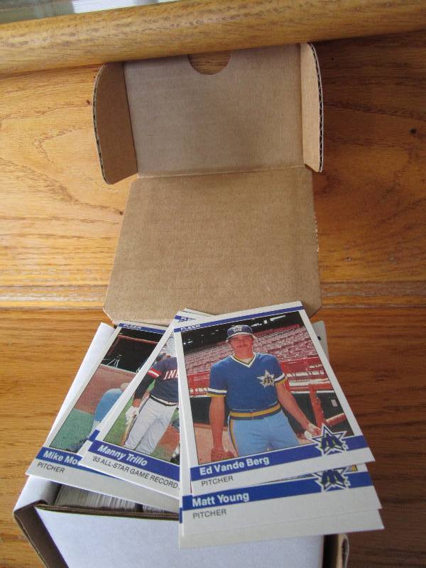 Box of 1984 fleer baseball cards...