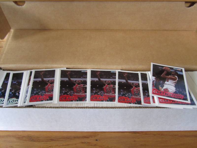 Box of 1993-94 fleer basketball car...