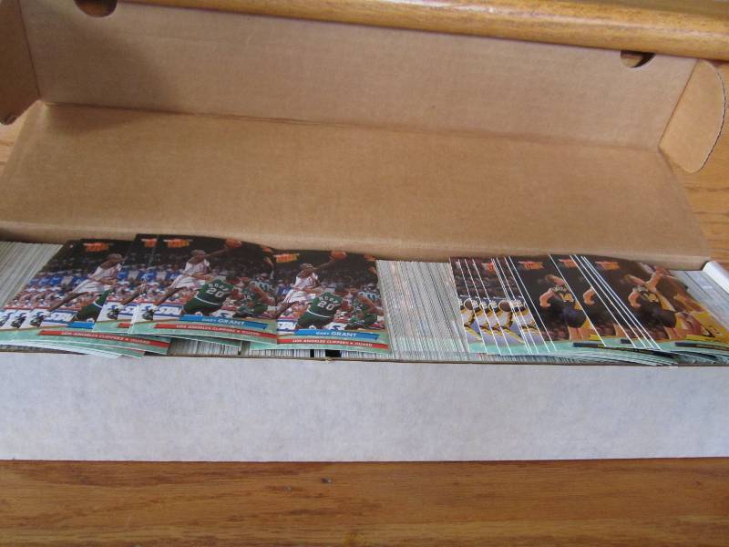 Box of 1992-93 fleer ultra basketba...