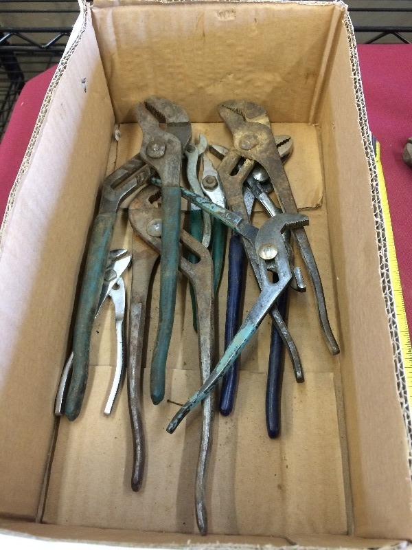 Assorted Wrenches - some vintage   lot of 11