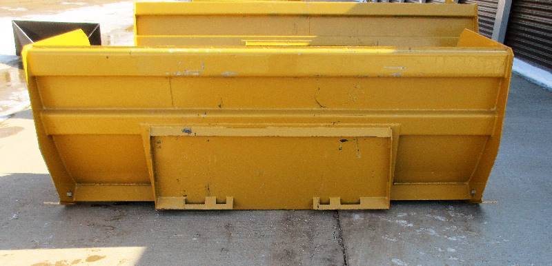 8 SNOW PUSHER (SKID STEER)