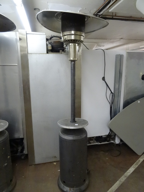 lot 20 image: Propane Patio Heater