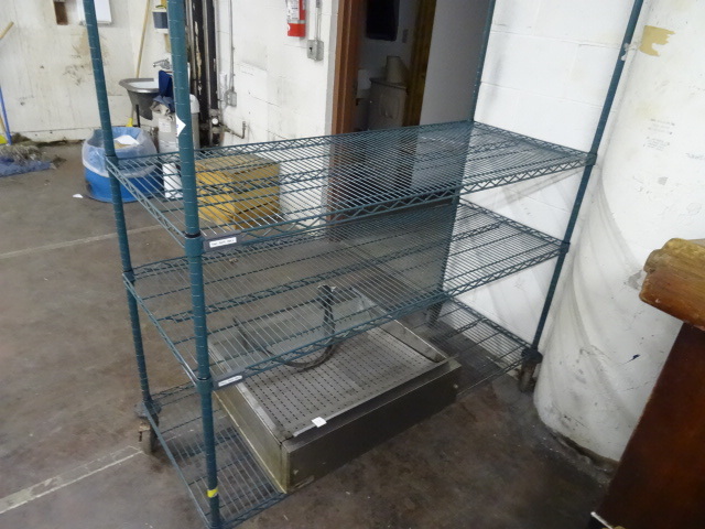 lot 30 image: Metro Wire Shelf Unit