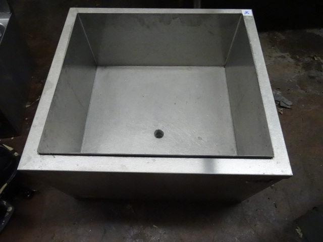 lot 34 image: Ice Bin With Cold Plate 23 X 21 X 14