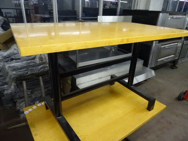 lot 43 image: Metal Framed Table Base 3 Piece
