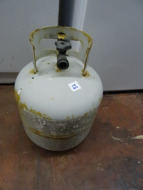 lot 52 image: 20 Lb. New Style Propane Tank