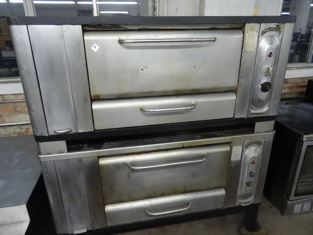 lot 64 image: Double Decker Pizza Oven Natural Gas