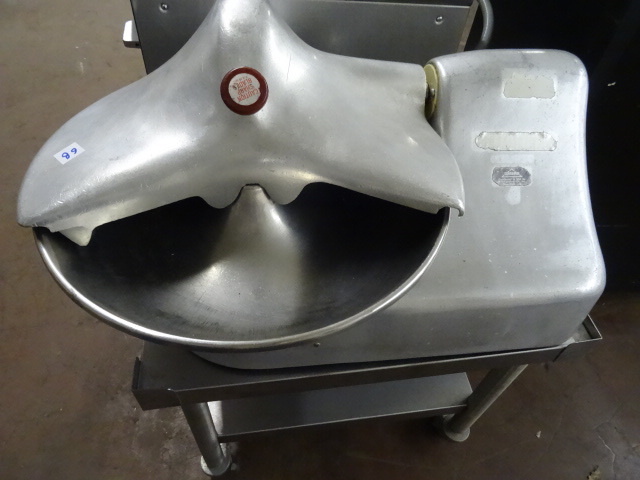lot 68 image: Buffalo Chopper, 120 Volt No Tag