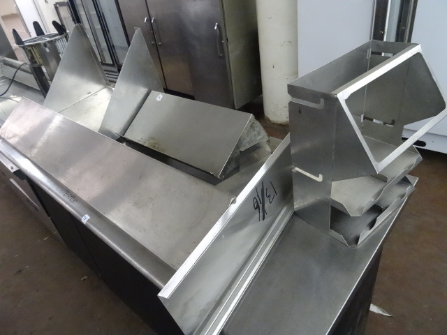 lot 74 image: 7 Pieces of Various Stainless