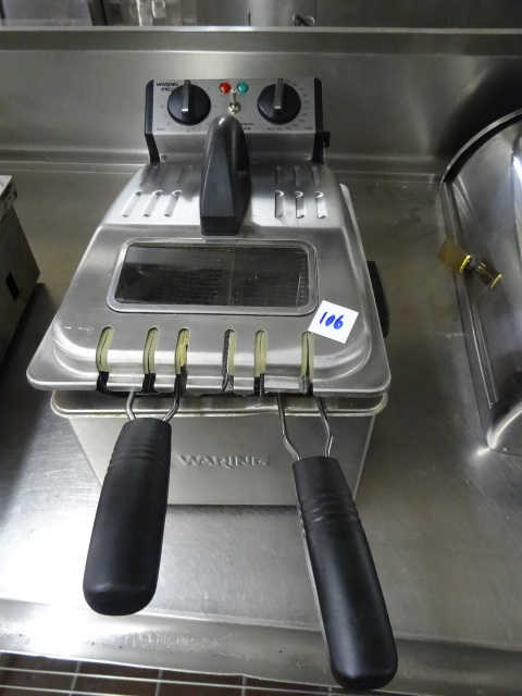 lot 106 image: Waring Pro Deep Fryer Table Top