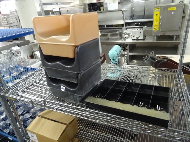 lot 149 image: 3 Booster Seats, 3 Metal Metro Dividers,