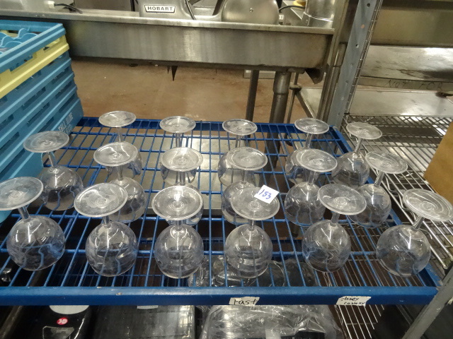 lot 153 image: 17 Wine Glasses