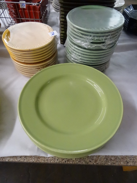 lot 174 image: Homer Laughlin Dinner Plates Qty 6,