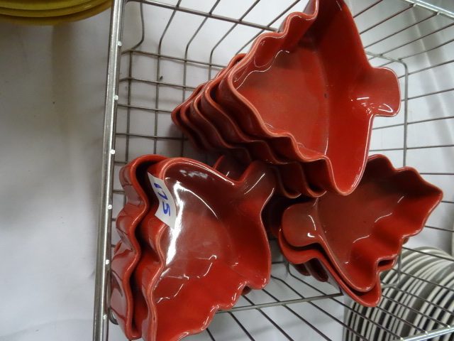 lot 175 image: Ceramic Tree Plate Qty 13