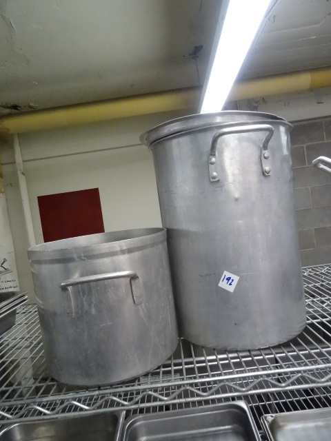 lot 192 image: 2 Aluminum Stock Pots