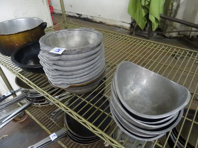 lot 197 image: Misc Aluminum Pots and Bowls
