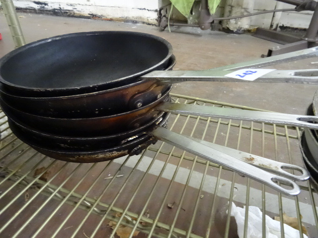 lot 202 image: 10 Sautee Pans