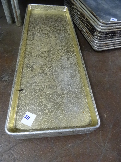 lot 211 image: Bakery Case Display Pans