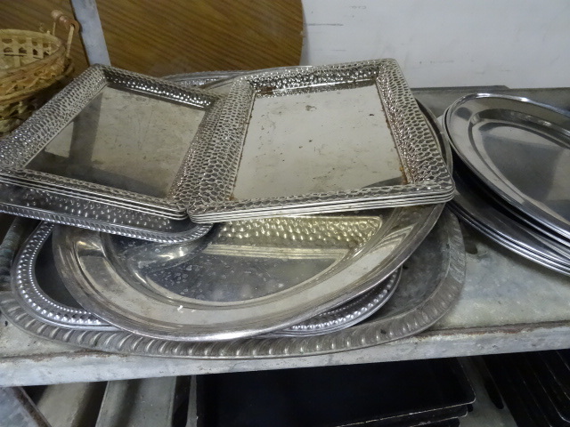 lot 214 image: Misc Metal Trays