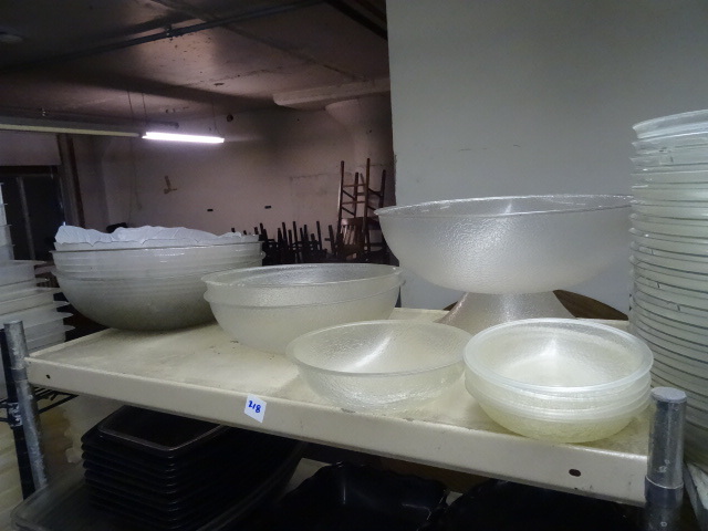 lot 218 image: Misc Plastic  Bowls