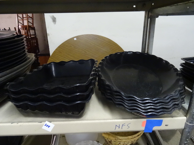 lot 219 image: Misc Plastic  Bowls