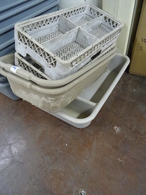 lot 229 image: Plastic Tubs