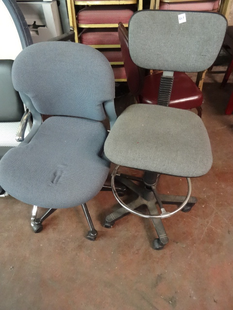 lot 237 image: 2 Office Chairs on Wheels