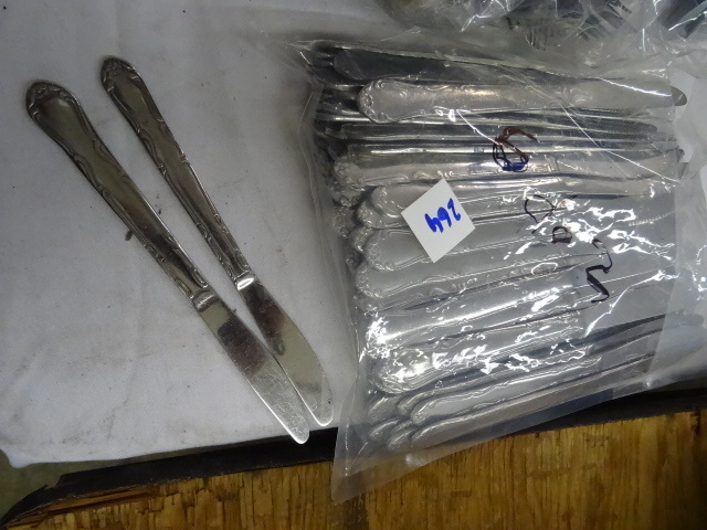 lot 264 image: 6 Dozen Misc Knives