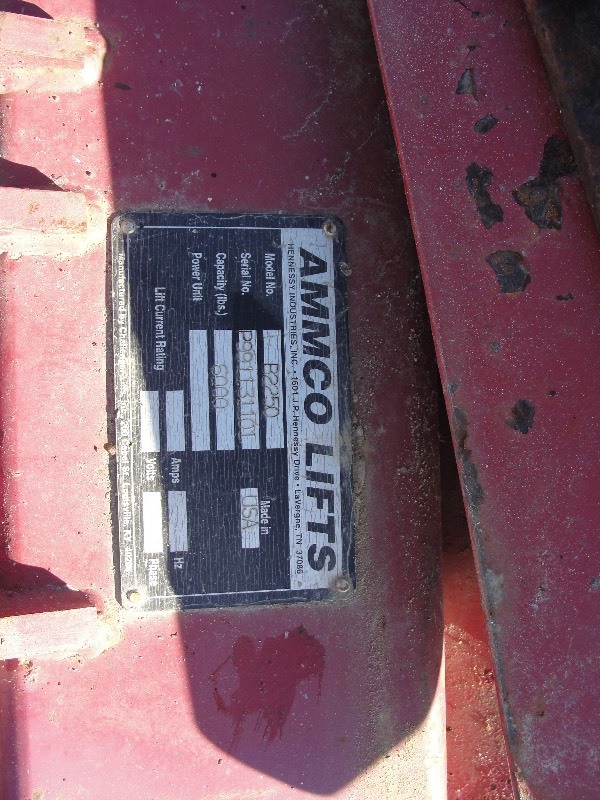 lot 3 image: Ammco B2250 Auto Lift Car hoist
