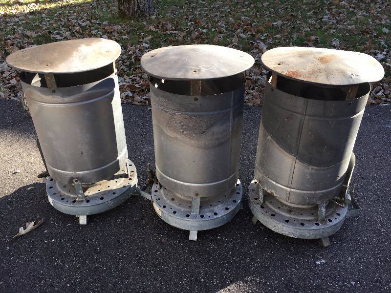 lot 15 image: 3 - Propane Heaters