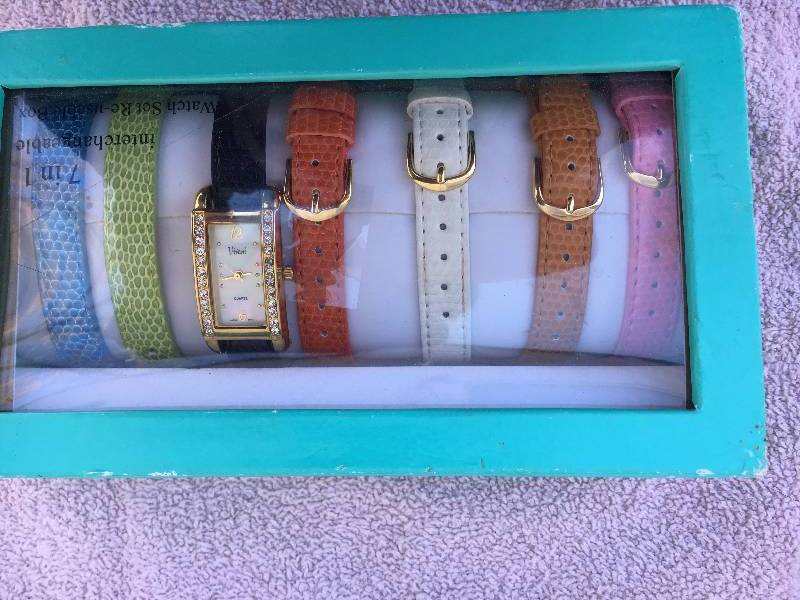lot 28 image: Watch Set & iPod