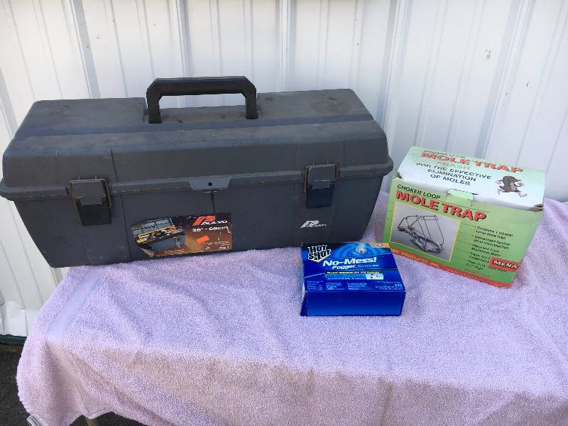 lot 30 image: Tool box, Mole Trap, Hot Shot fogger