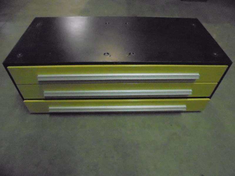 LUXOR Metal Cabinet, Drawers slide great, 14x39x17