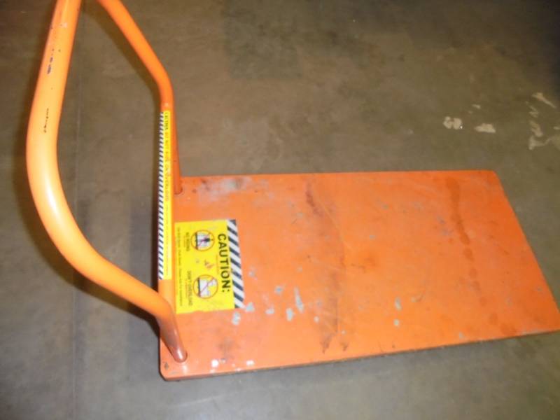 Industrial Rolling Cart, works good
