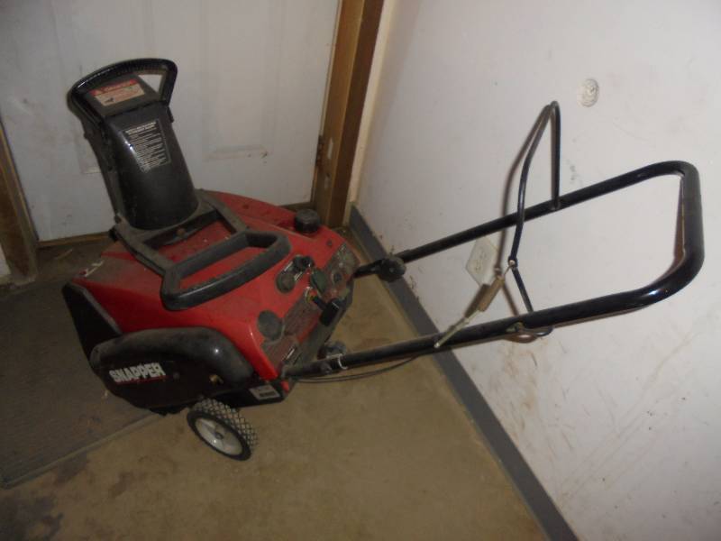 Snapper 17 Snow Thrower, works