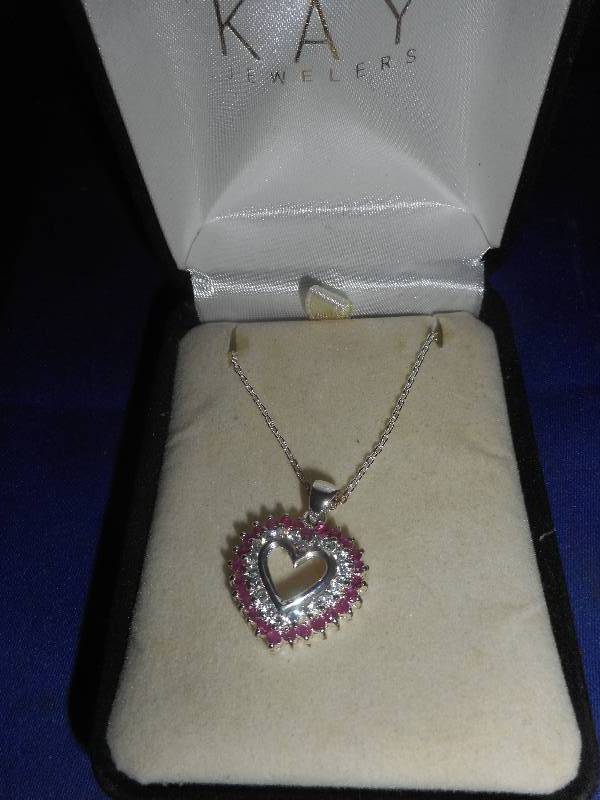 lot 1 image: STERLING 925 NECKLACE AND HEART