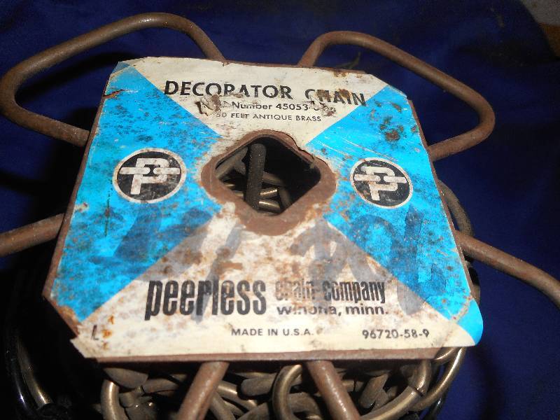 lot 8 image: ROLL OF DECORATER CHAIN