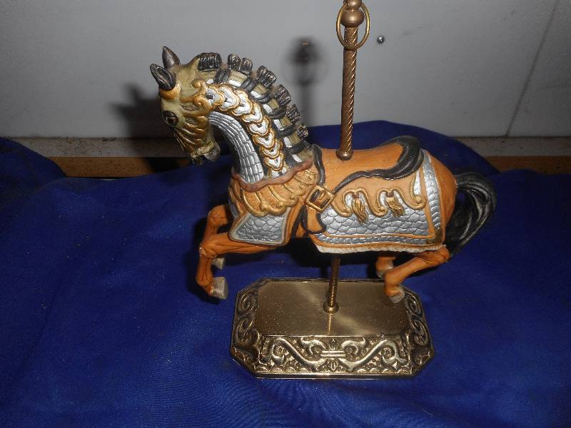 lot 18 image: PORCELIAN CAROUSEL HORSE ON BRASS STAND