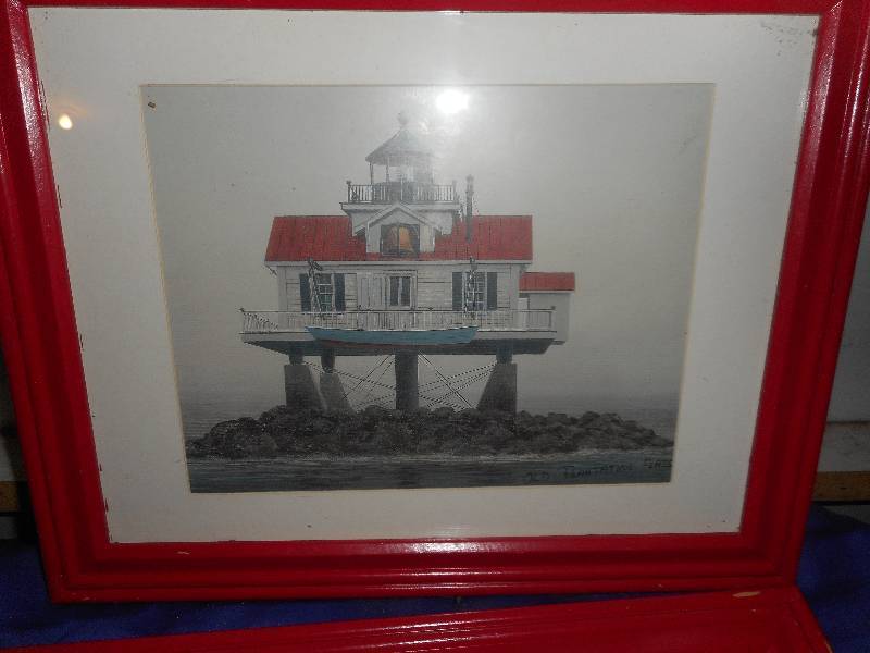 lot 19 image: SET OF 3 LIGHT HOUSE PICTURES