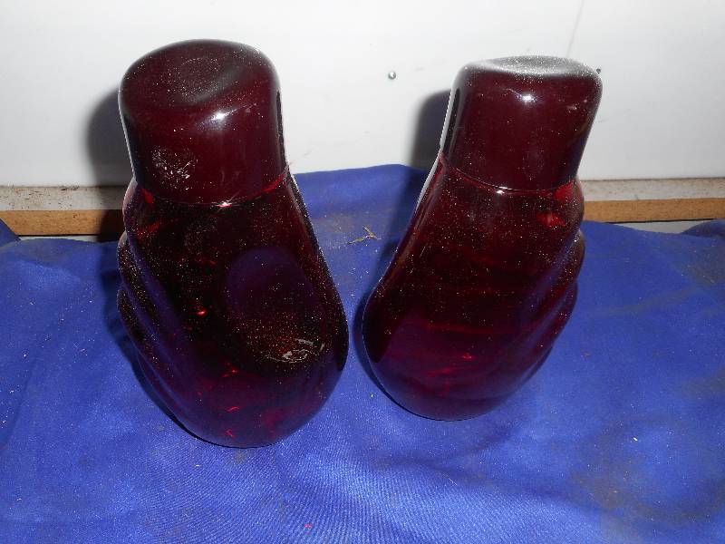 lot 20 image: SET OF 2 RUBY RED LIQUIRE DECANTERS