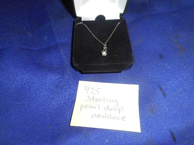 lot 25 image: 925 STERLING PEARL DROP KNECKLACE