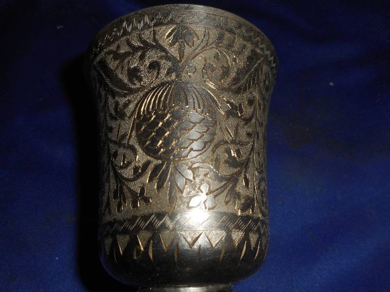 lot 30 image: INDIA CARVED CHESIE