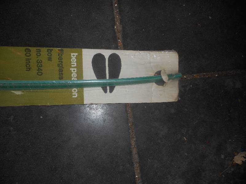 lot 72 image: FIBER GLASS BOW