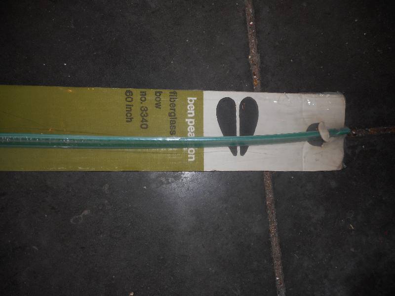 lot 73 image: FIBER GLASS BOW