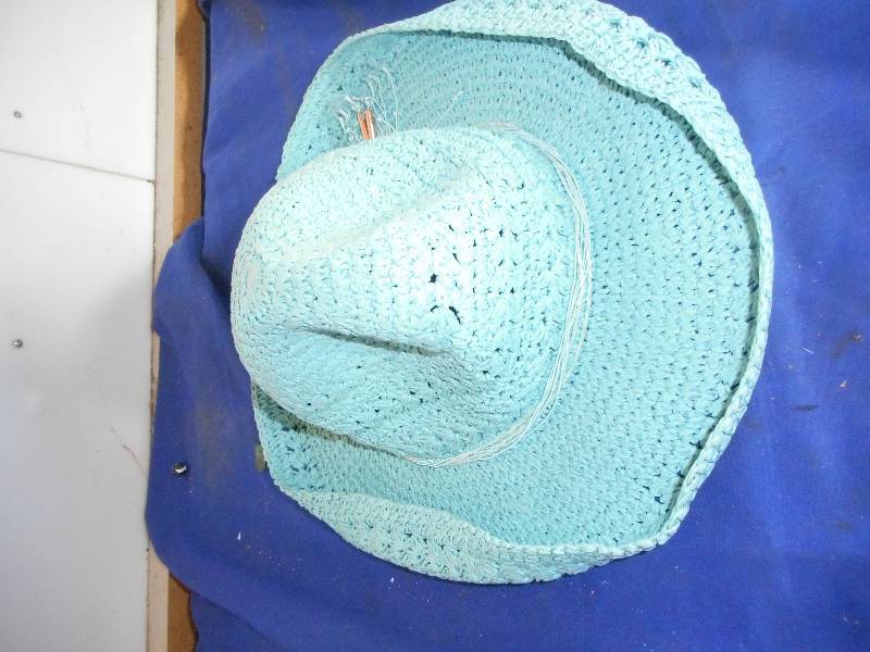 lot 141 image: VINTAGE WOMENS HAT